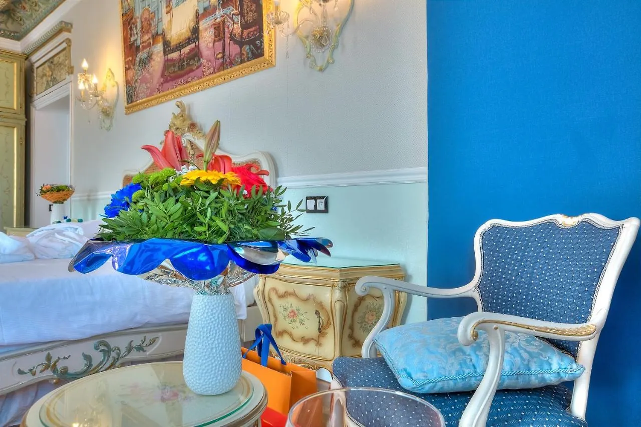 Aba Luxury B E B Nice Bed & Breakfast