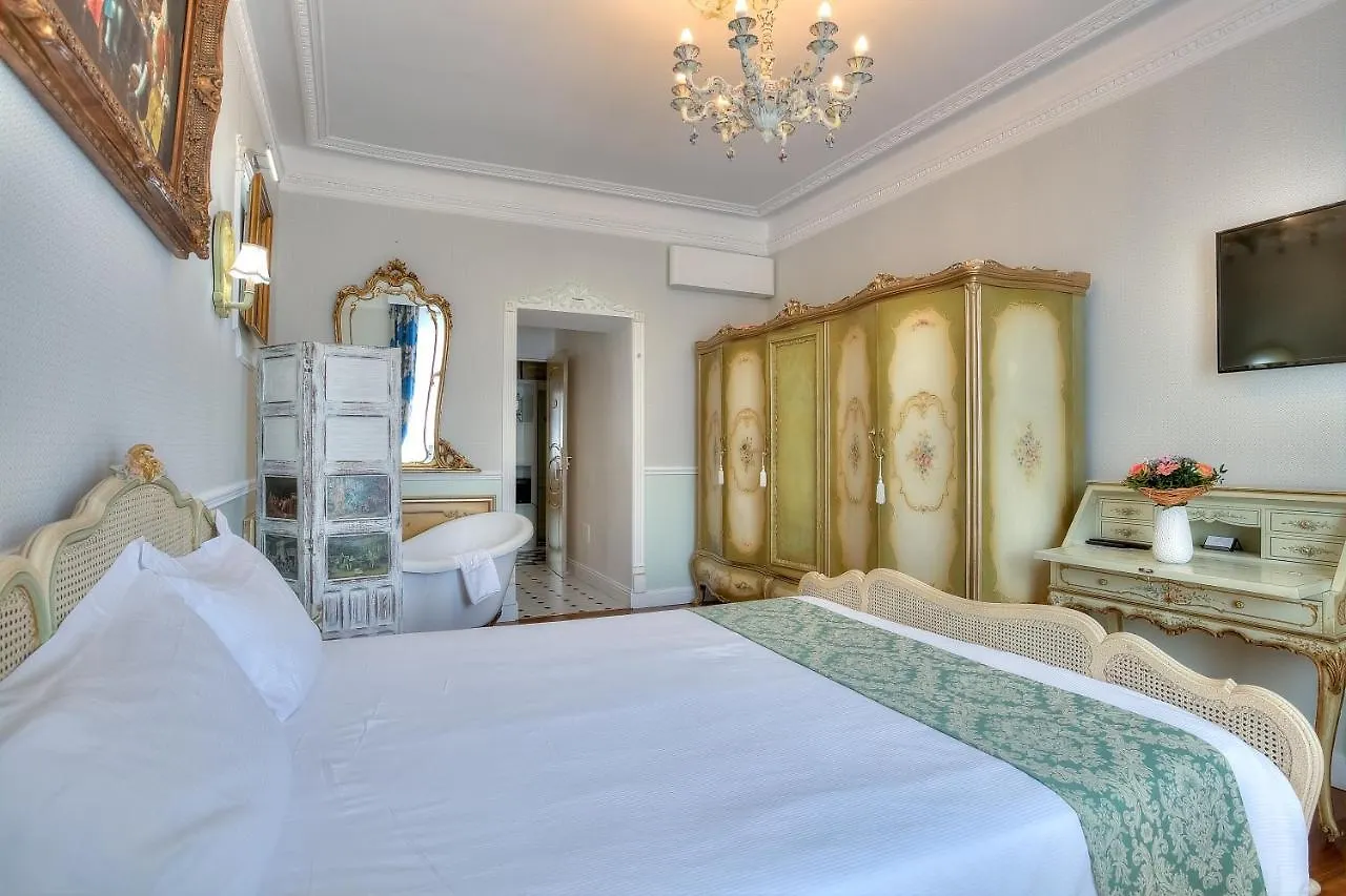 Aba Luxury B E B Nice Bed & Breakfast